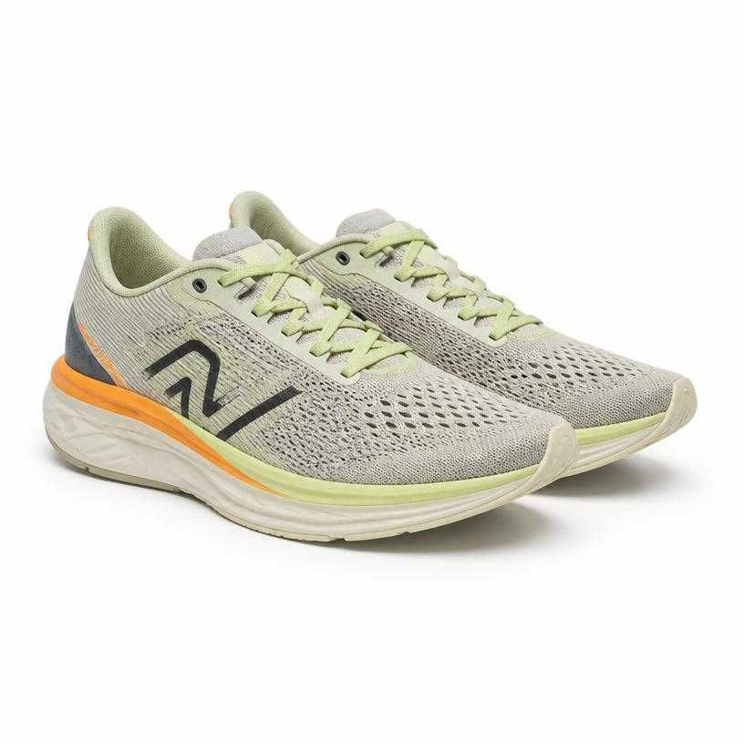 fitted light grey low-top mesh synthetic upper running shoes